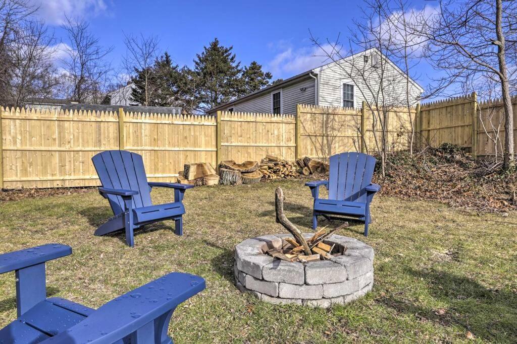 New! Updated Mystic Home W/ Sauna, Hot Tub & Deck エクステリア 写真