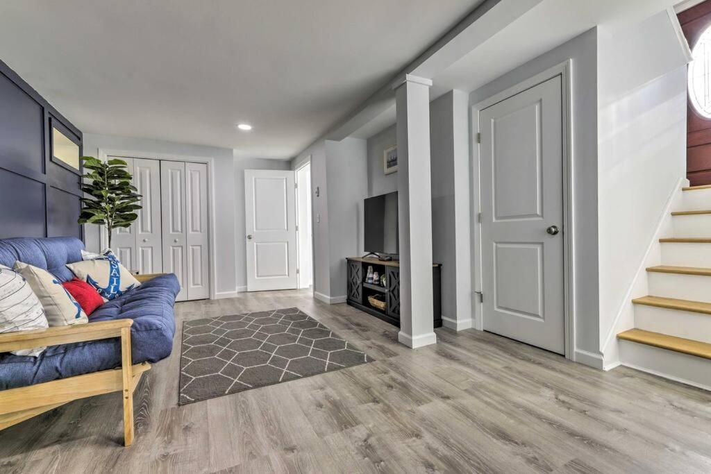 New! Updated Mystic Home W/ Sauna, Hot Tub & Deck エクステリア 写真