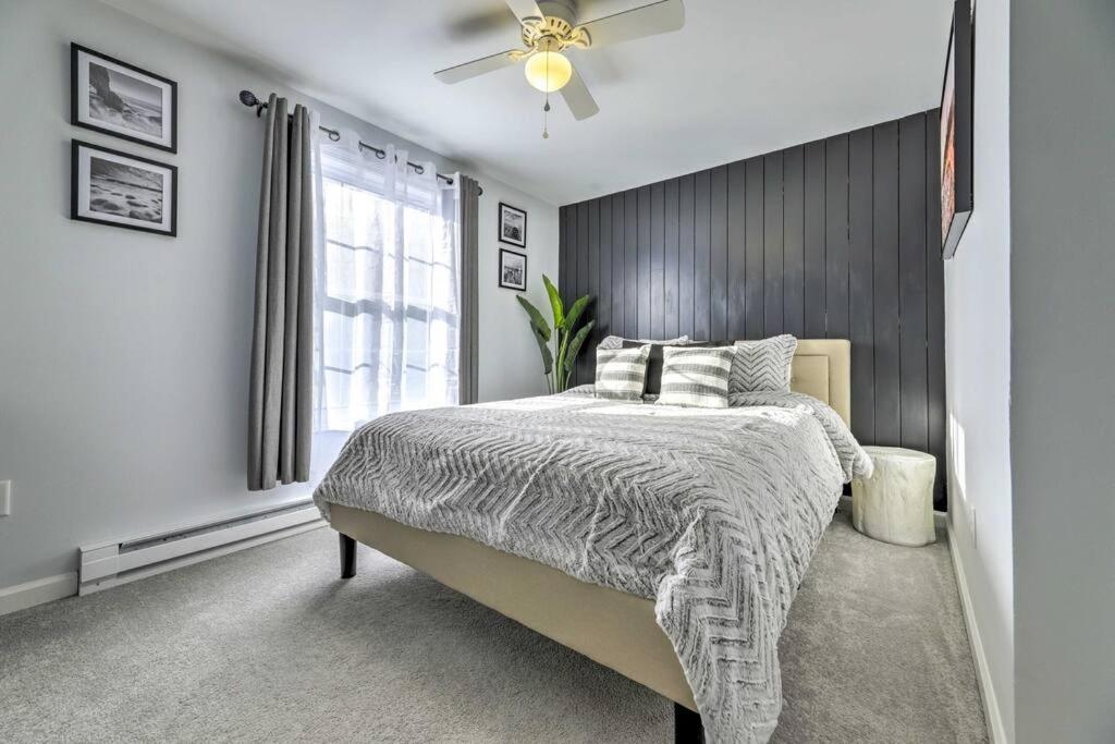 New! Updated Mystic Home W/ Sauna, Hot Tub & Deck エクステリア 写真