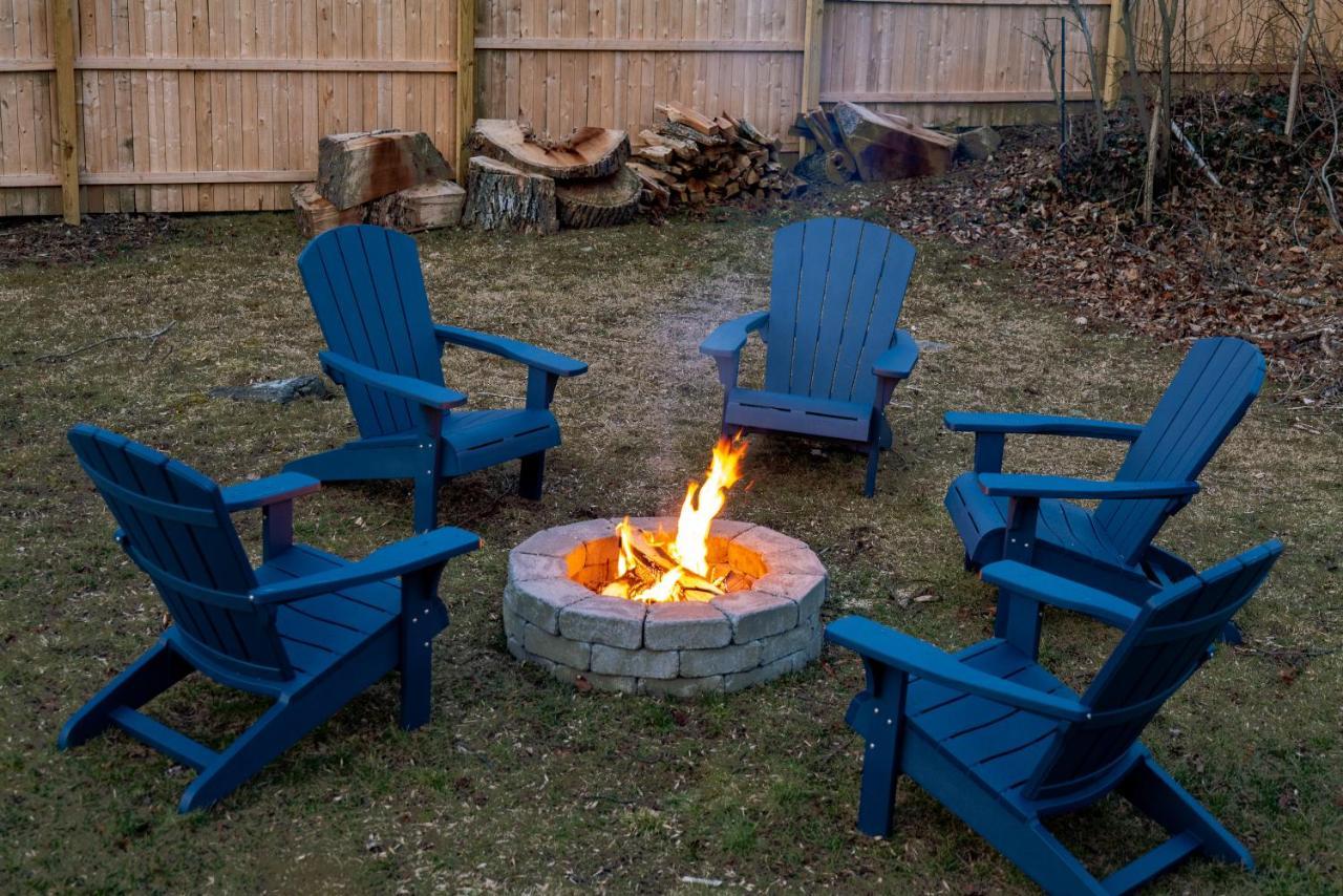 New! Updated Mystic Home W/ Sauna, Hot Tub & Deck エクステリア 写真